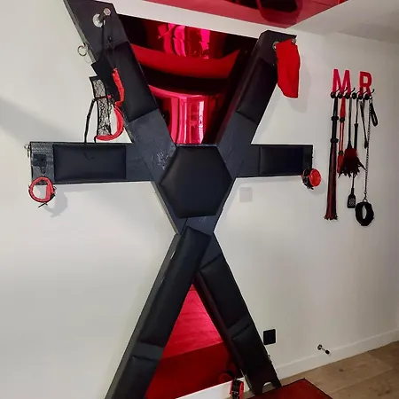Le Miroir Rouge Апартаменты